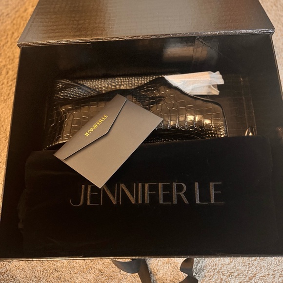 Unworn Vendetta Black Boots – Bold, Chic, and Perfect for Wide Calves! - Picture 3 of 5